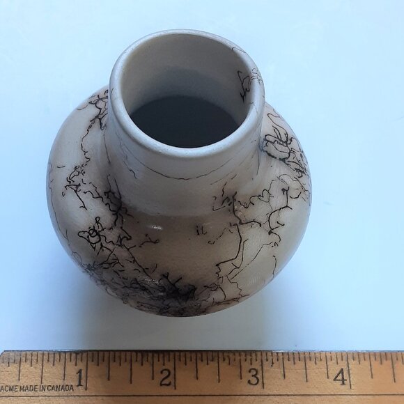 Native American Navajo Horse Hair Pottery Vase signed VAIL Mint Condition - Picture 16 of 16